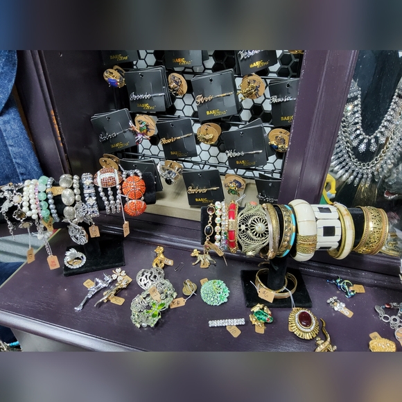 Meet your Posher, Jennifer - Picture 9 of 16